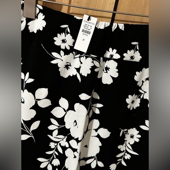 Talbots JERSEY MIDI SKIRT - SHADOW PETALS Floral Black and White Women's Skirt - Picture 4 of 6